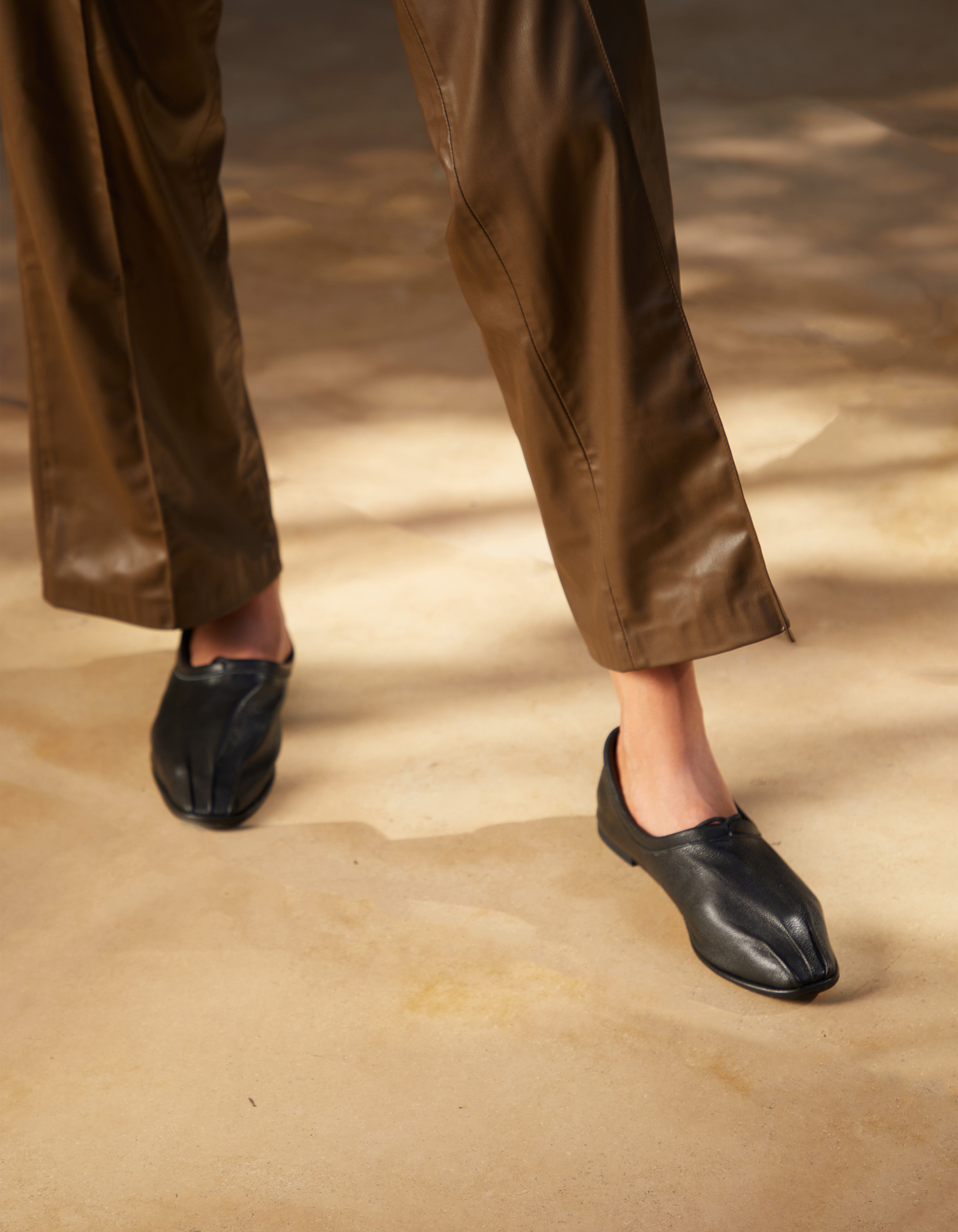 Layain - Leather Noir