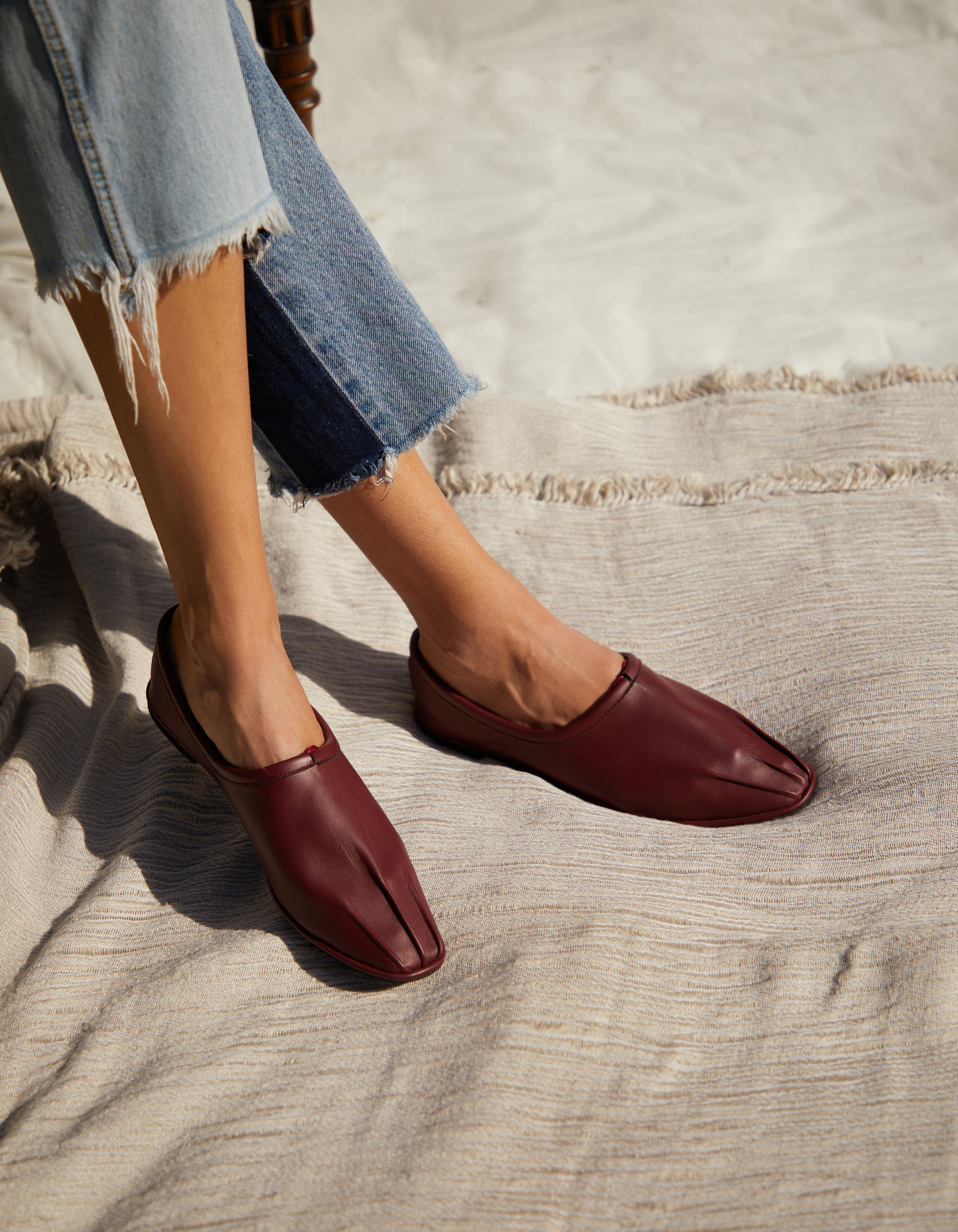 Layain - Burgundy Date